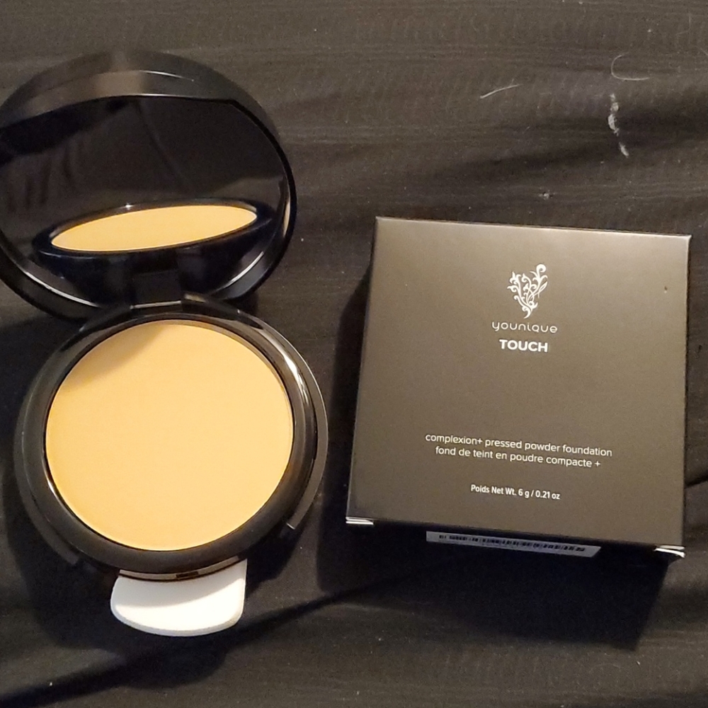 YOUNIQUE PRESSED FOUNDATION